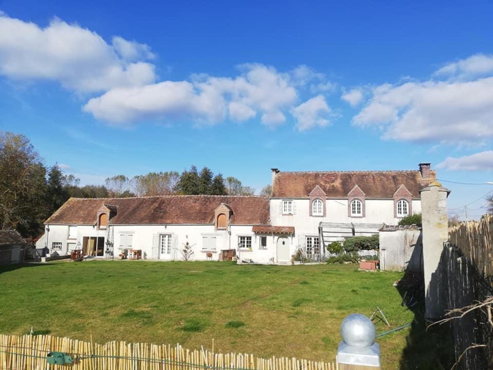 Le Gite De Gaia Hotell Villemer  Exteriör bild