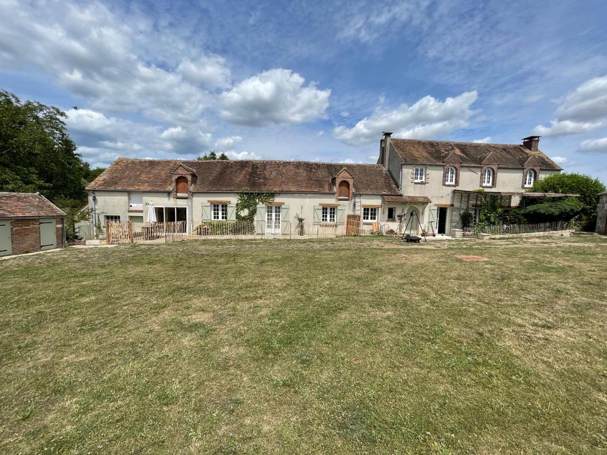Le Gite De Gaia Hotell Villemer  Exteriör bild